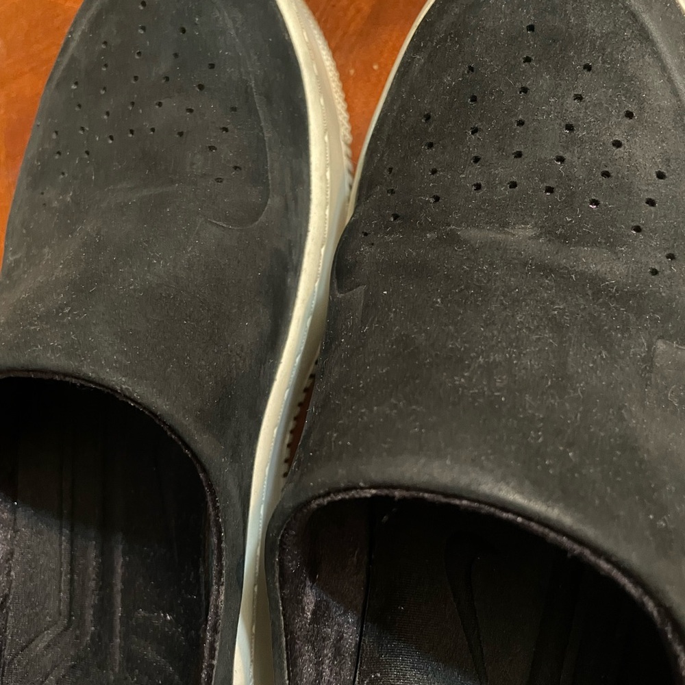 Women's Black Slip-On Mules